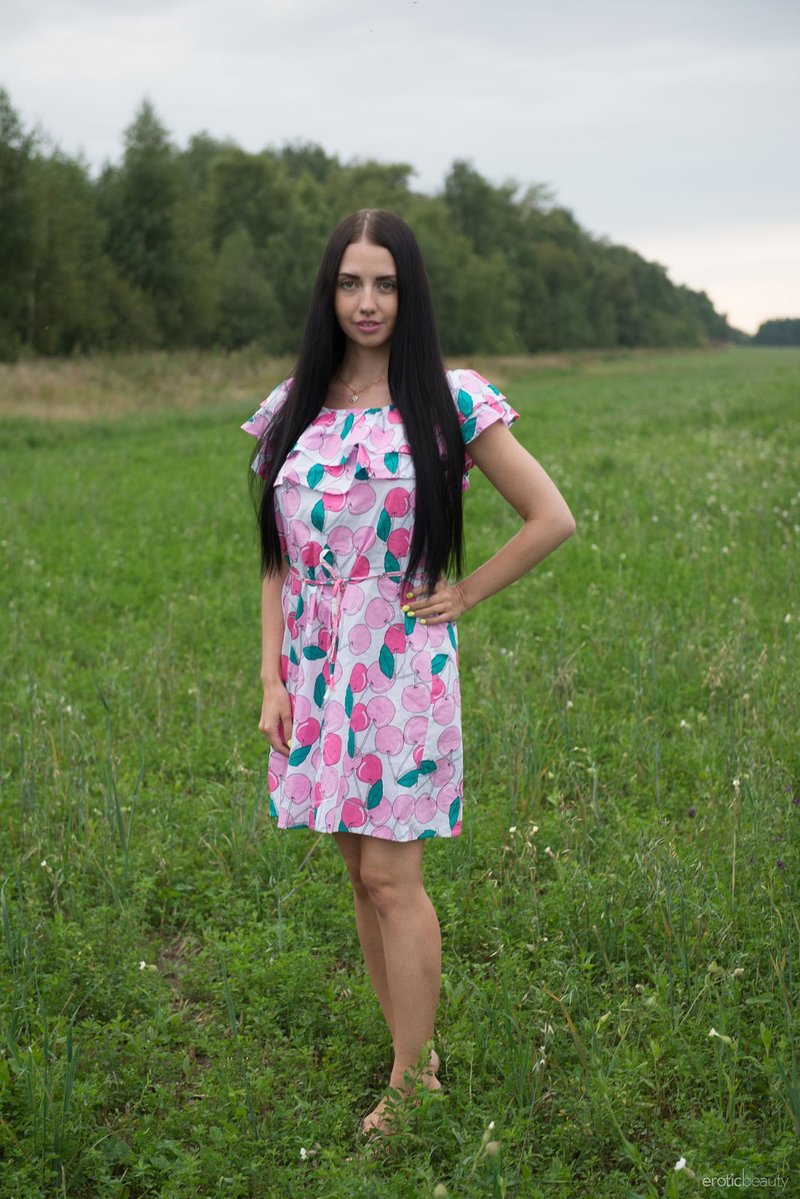 Эмилия, 34